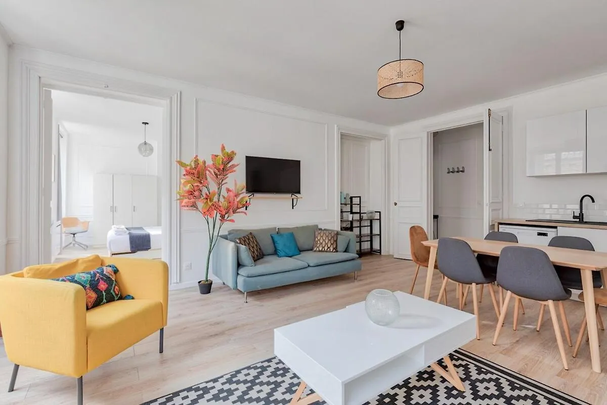 Joli Appartement Champs Elysees - 6P 巴黎