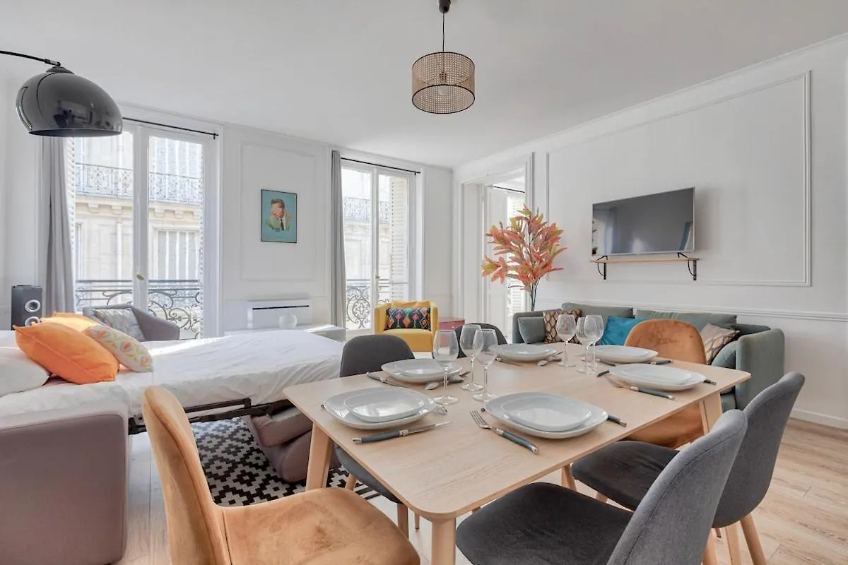 Joli Appartement Champs Elysees - 6P 巴黎