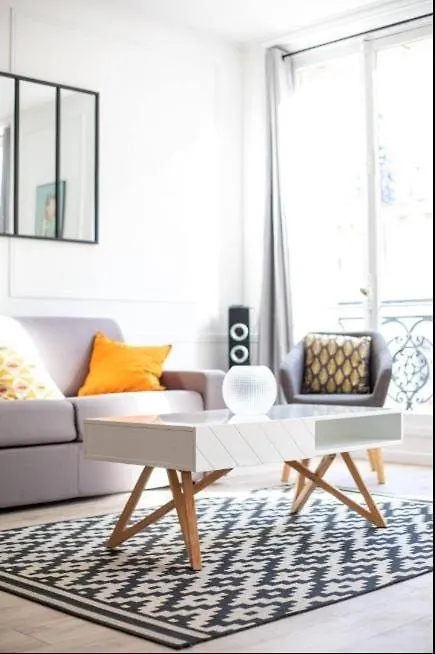Joli Appartement Champs Elysees - 6P 巴黎 公寓