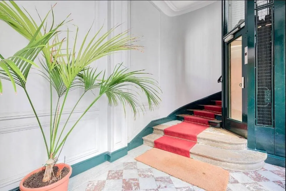 公寓 Joli Appartement Champs Elysees - 6P 巴黎